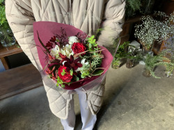 Delivery date  14th Feb 2025 : Seasonal Bouquet  M